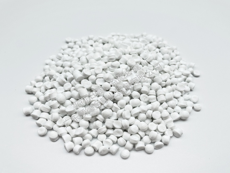 pvc塑膠（jiāo）顆粒